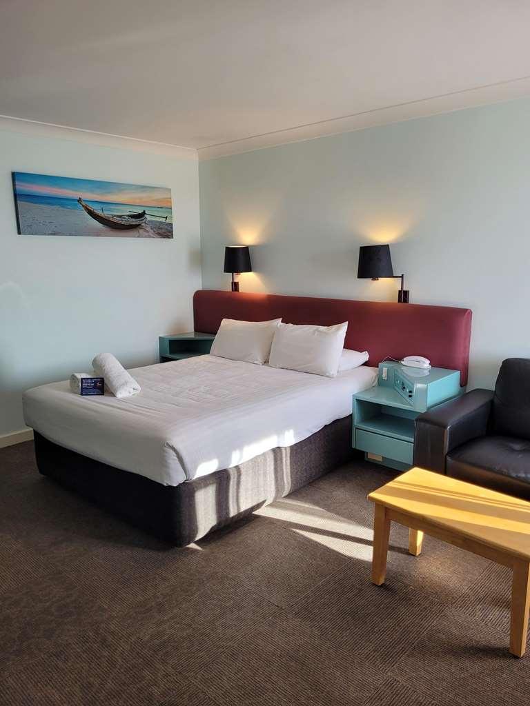 Surestay Hotel By Best Western The Clarence On Melville Albany Room photo